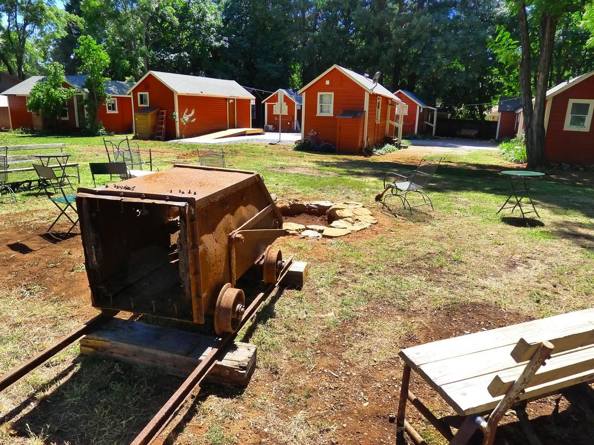 Miner'S Camp Motel Foresthill Exterior photo
